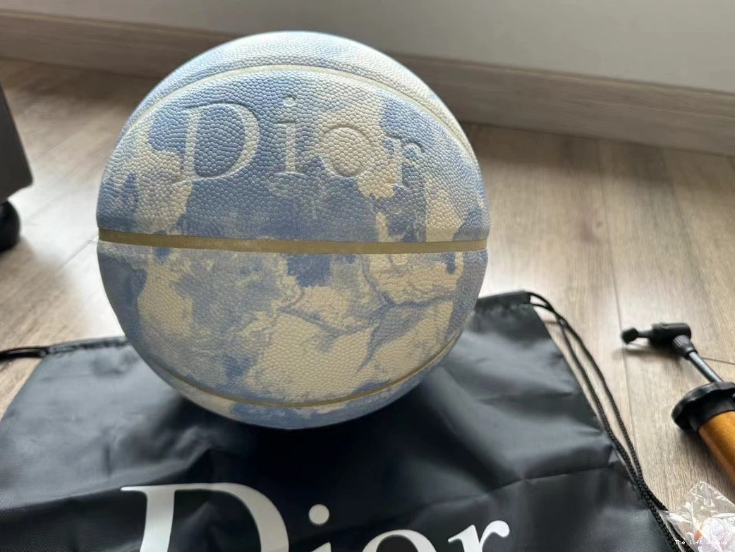 BASKETBALL DIOR 0723